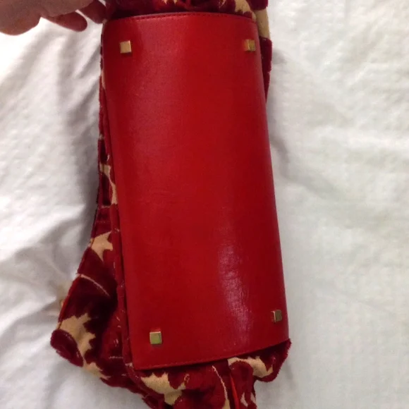 EUC Adrienne Vitadinni Velvet Floral Pattern Handbag in Wine, Cream and Gold - Picture 4 of 6